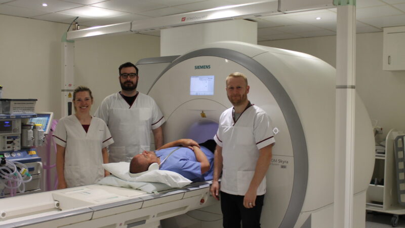 MRI Teram and scanner